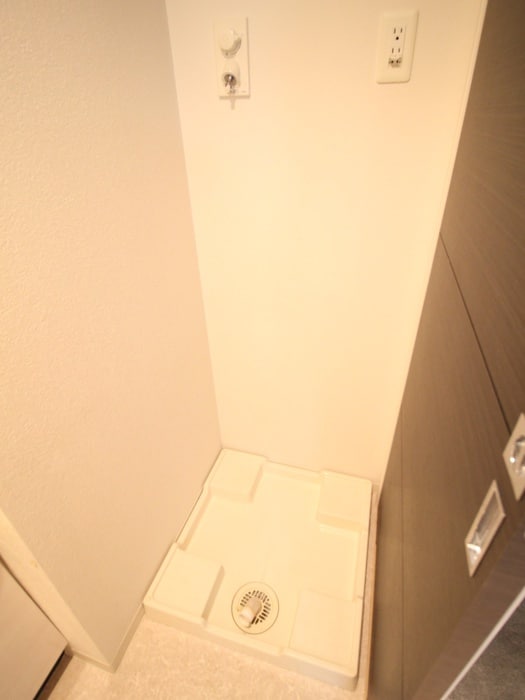 洗濯機置場 プレサンス新大阪クレスタ(610)