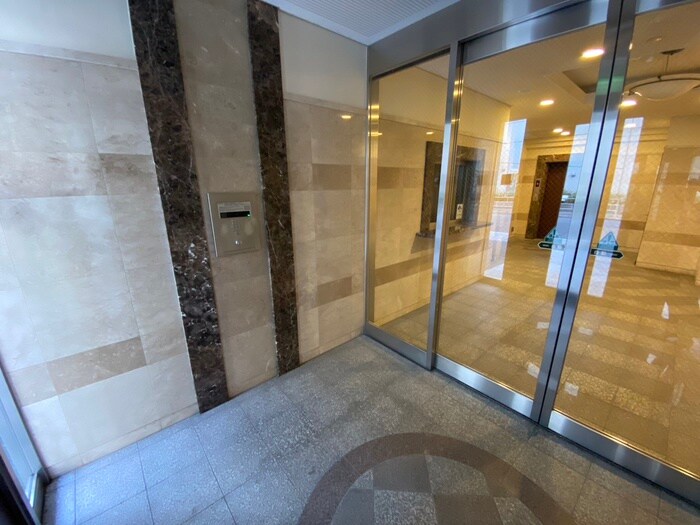 エントランス部分 シャルマンフジ阿波座イ－スト