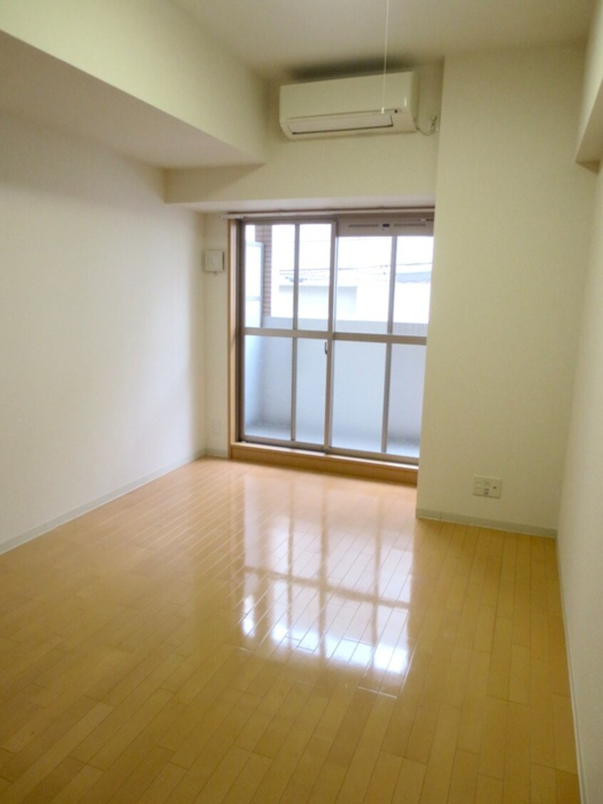 居室 シャルマンフジ阿波座イ－スト