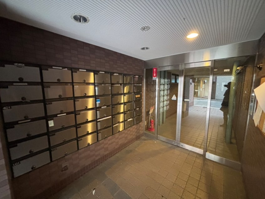 エントランス部分 ア－ル河原町