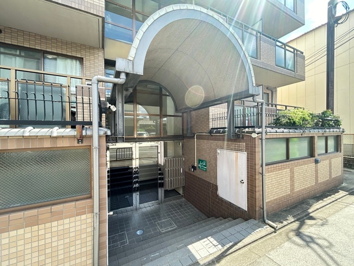 エントランス部分 ＧＬＯＢＡＬ　Ｍ＆Ｓ