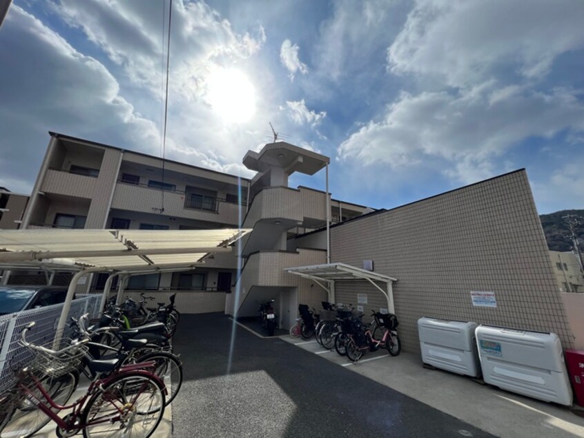 外観写真 ボンエルフ嵯峨