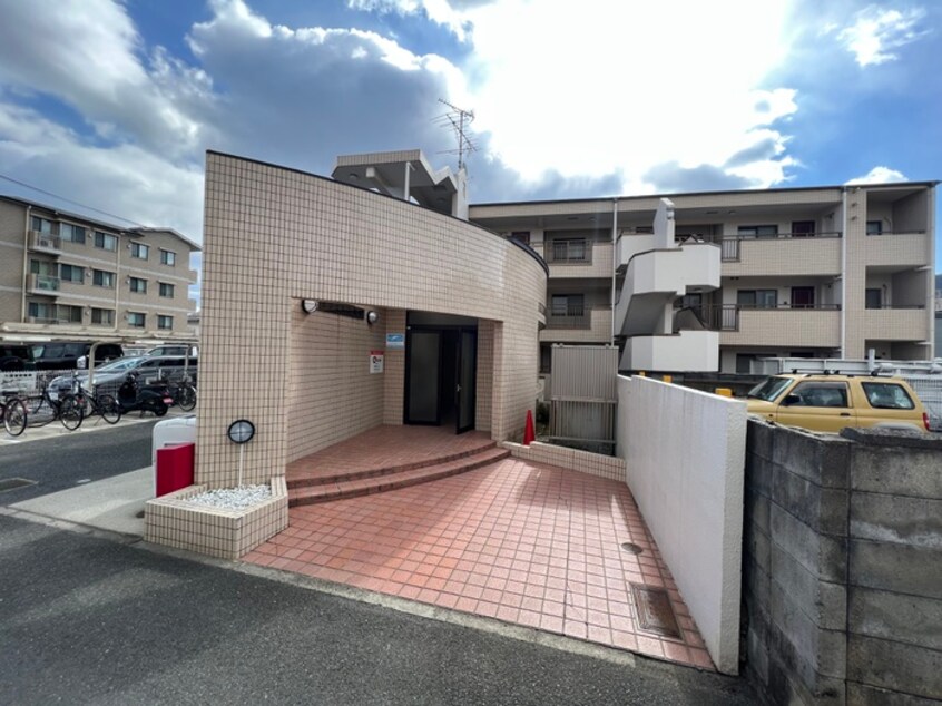 外観写真 ボンエルフ嵯峨
