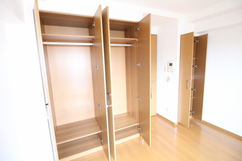 収納 リーガル神戸海岸通り(602)