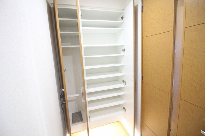 靴箱 リーガル神戸海岸通り(602)