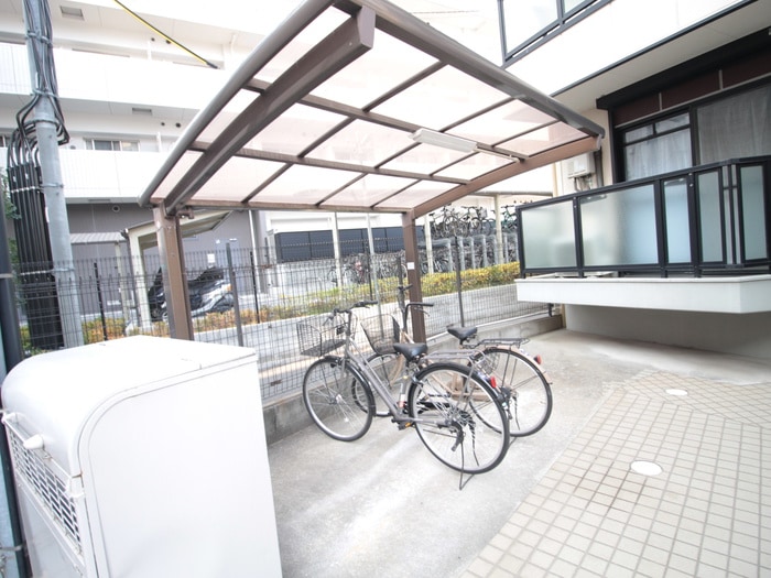 駐輪場 ドルフhiro