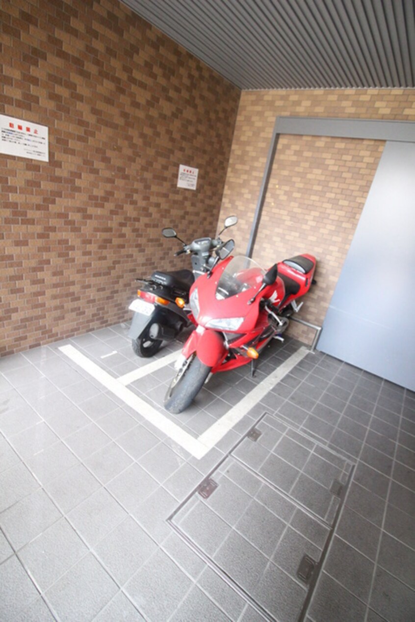 バイク置き場 エステムコート新大阪(307)