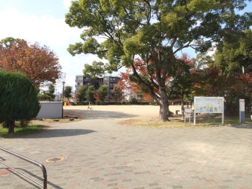 石橋南公園(公園)まで200m カーサコモドⅣ