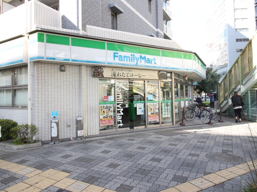 ファミリーマート(コンビニ)まで0m グレンパ－ク新大阪Ⅱ