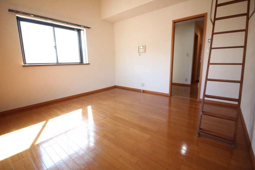 居室 フロ－ラ岡本