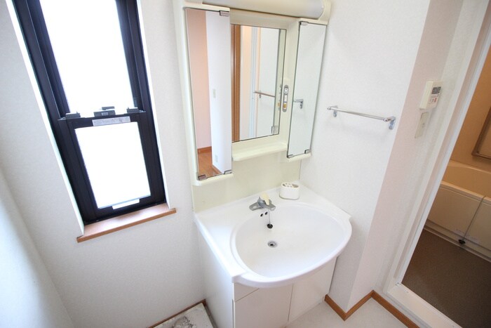 洗面 フロ－ラ岡本