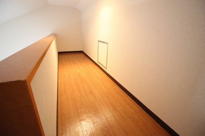 居室 フロ－ラ岡本