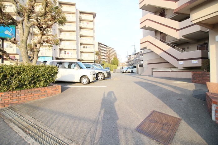 駐車場 クレアメゾン千里