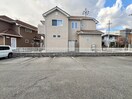 駐車場 ラフィ－ネ二ツ屋