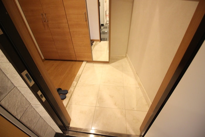 玄関 ベルツリーハウス鈴木３号館