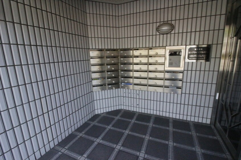 エントランス部分 サンライズ長田