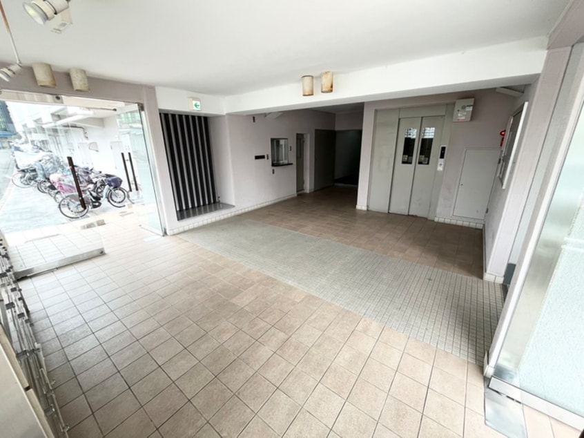 エントランス部分 クローバー・メゾン千里山