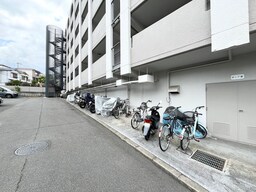 バイク置き場