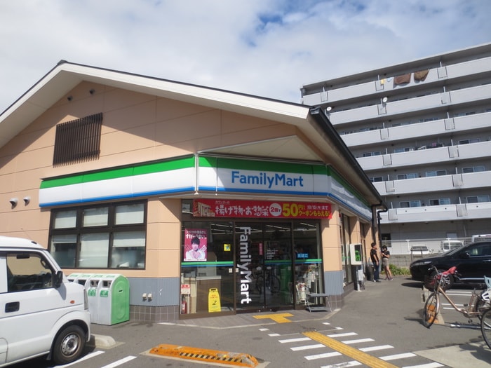 ファミリーマート(コンビニ)まで450m Ｈブランド尼崎