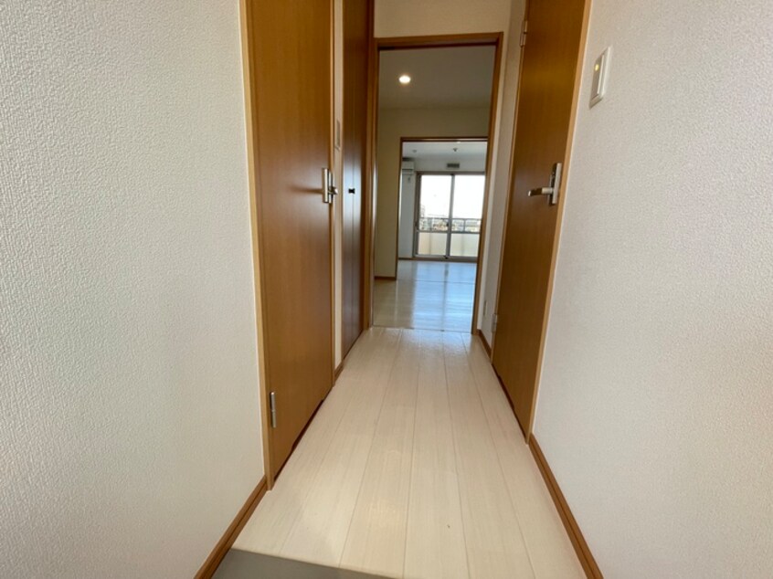 廊下 エルメゾン長曽根
