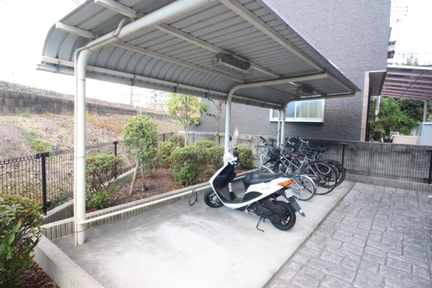 駐輪場 フジパレス津久野　１番館