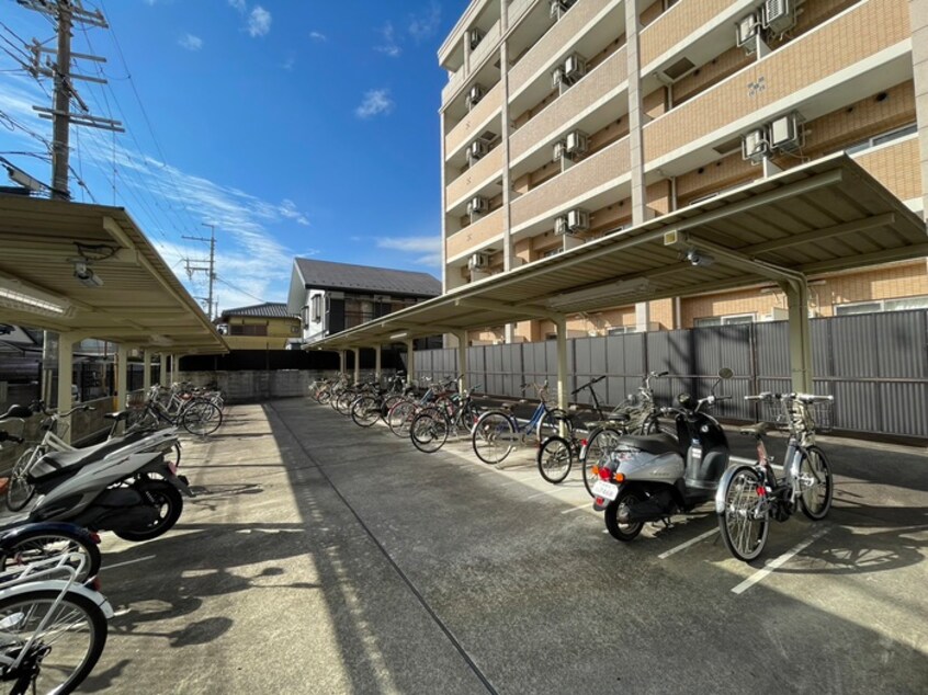 駐輪場 ラグゼ山科