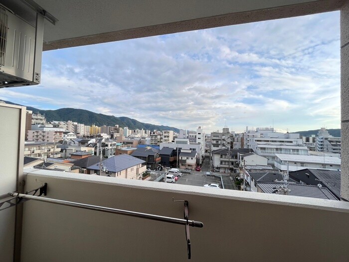 室内からの展望 ラグゼ山科