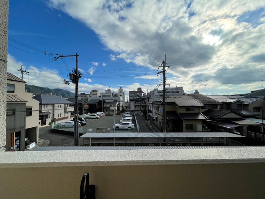 室内からの展望 ラグゼ山科