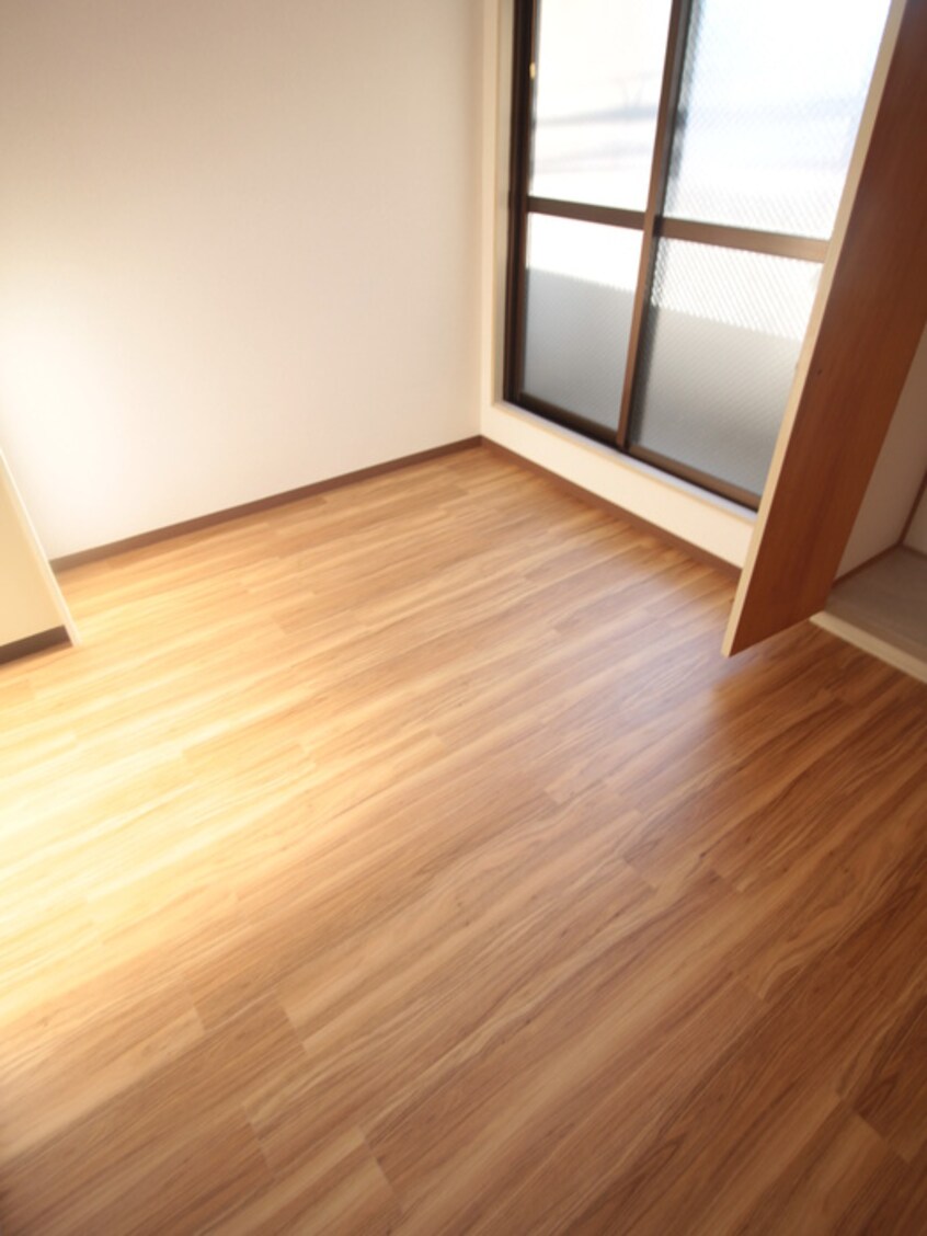 居室 コロル淡路