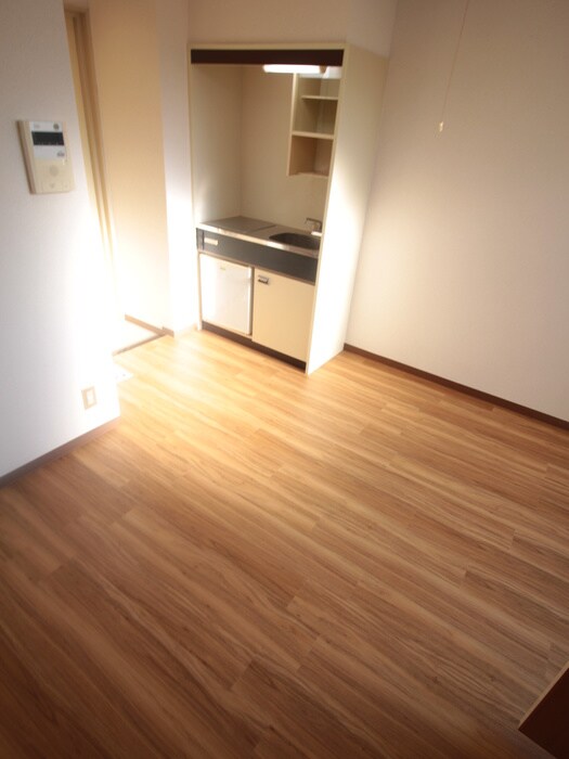 居室 コロル淡路