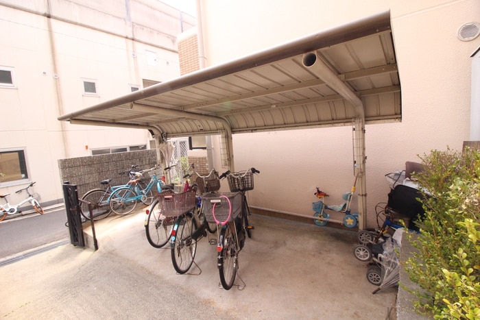 駐輪場 ルブニール西郷