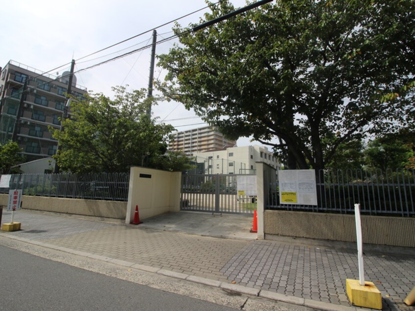 中津小学校(小学校)まで322m 増田マンション