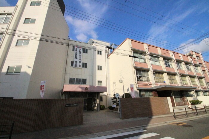 大阪市立三稜中学校(中学校/中等教育学校)まで700m コーポラス南住吉