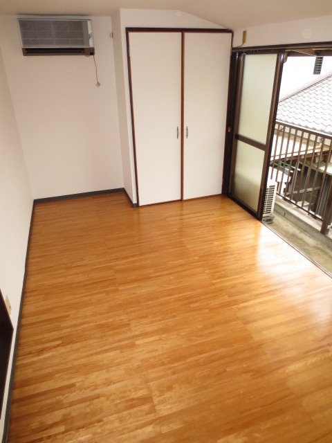 居室 フラットハウス YAKU