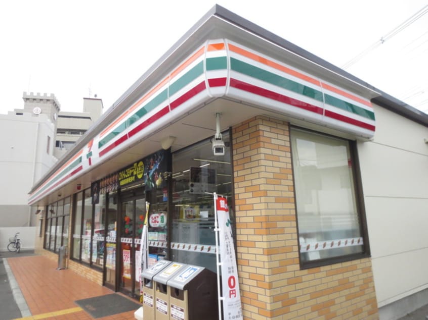 セブンイレブン木川西(コンビニ)まで211m ビー・フラット