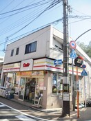 デイリーヤマザキ東福寺駅前店(コンビニ)まで750m メゾン東里苑