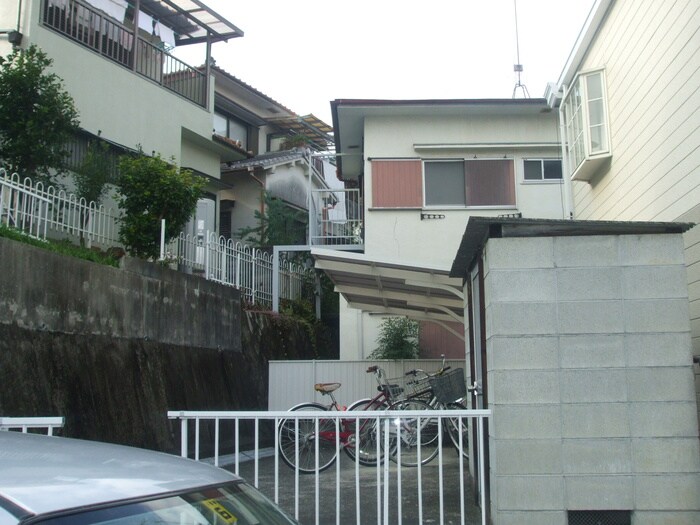 駐輪場 南春日丘日野山荘