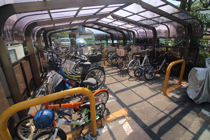 駐輪場 ツイン西尾B