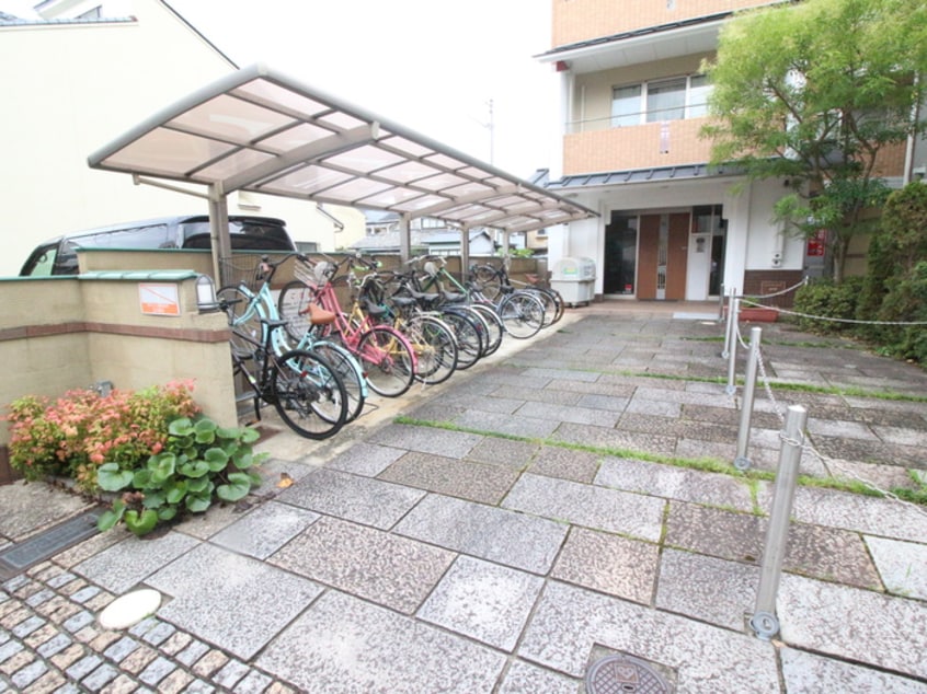駐輪場 エクセレント出町柳