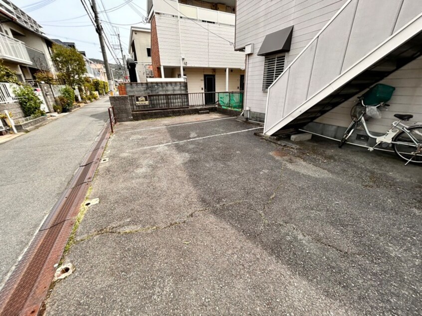 駐車場 カナールハイツ