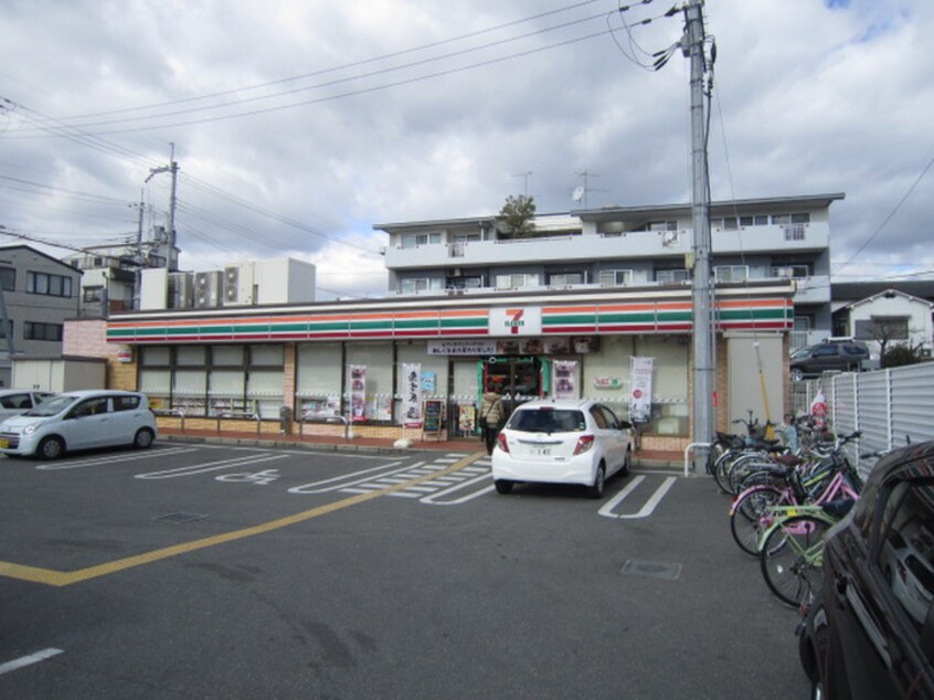 セブンイレブン 東大阪小阪本町2丁目店(コンビニ)まで307m サントハウス小阪