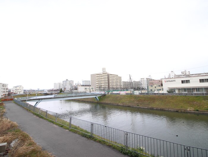 室内からの展望 ラウロ相川リーヴァ（２０１）