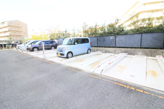 駐車場 プレーヌ緑地公園