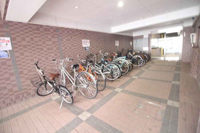 駐輪場 ビクトワ－ル二条