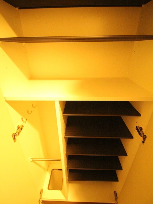 靴箱 プレサンス三宮ポルト（205）