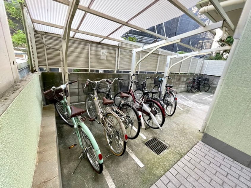 駐輪場 フェイバ－ハイツ