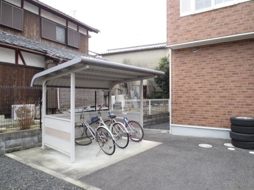 駐輪場 メゾン中村３