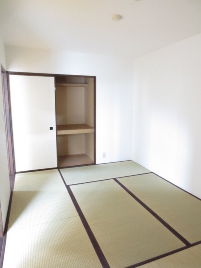 居室 中西ハイツ
