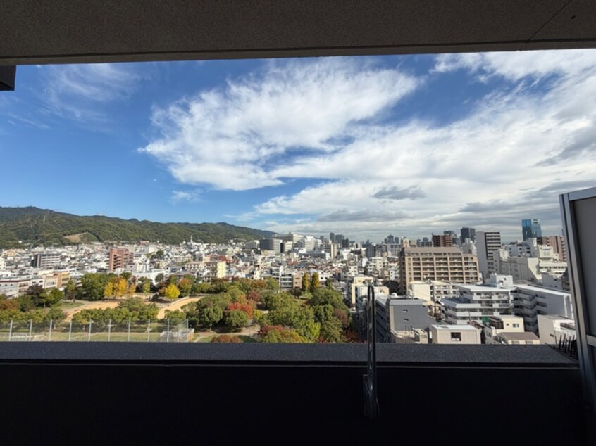 室内からの展望 ﾎﾟﾙﾄ･ﾎﾞﾇｰﾙ神戸湊川公園(1203)