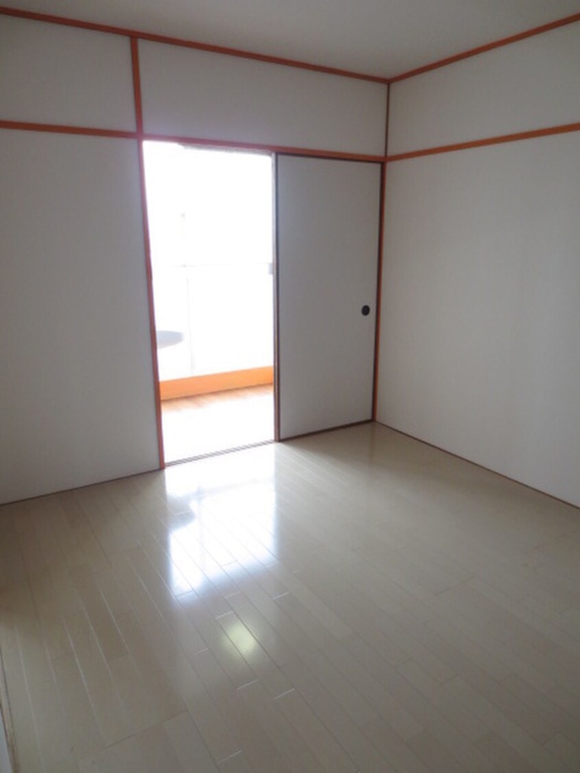 居室 ヴィラナリ－大道